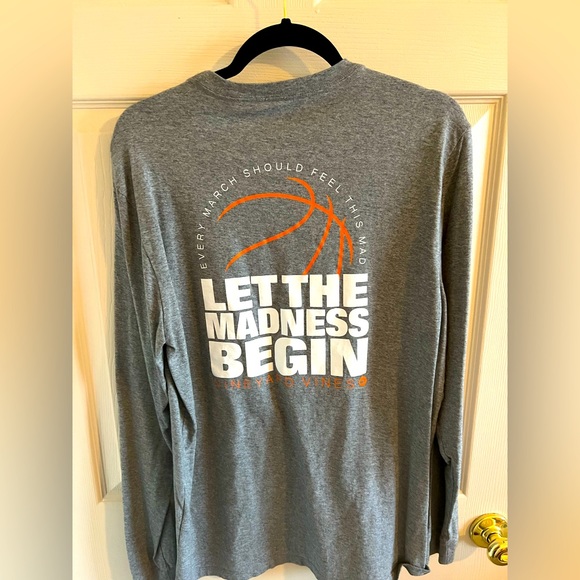 Vineyard Vines Other - Medium Vineyard Vines long sleeve t-shirt